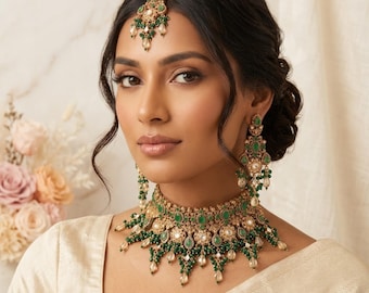 Kundan Bridal Set Emerald Green Necklace Earrings Tikka