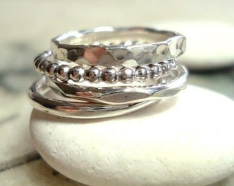 Set di 4 anelli impilabili in argento sterling, delicati anelli in argento sterling, sottili anelli in argento, gioielli minimalisti, anelli impilabili, anelli in argento sterling