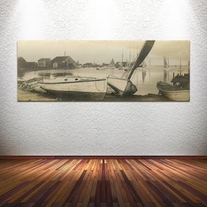 Druck von Vintage Photo mit Segelbooten, Hafen und Dock in