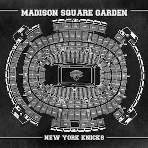 Puede incluir: Un plano de asientos en blanco y negro para el Madison Square Garden, hogar de los New York Knicks. El plano muestra la disposici&oacute;n de la arena, incluyendo la cancha, las secciones de asientos y los n&uacute;meros de fila.