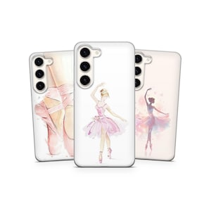 Può includere: Tre custodie bianche per telefono con disegni a tema balletto. Una custodia presenta scarpe da punta rosa, le altre presentano illustrazioni ad acquerello di ballerine in tutù rosa e scarpette da punta.