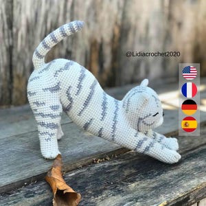 Crochet pattern: Silver Tabby Cat Stretch, No-Sew, PDF Tutorial (En, Fr, Dr, Es)