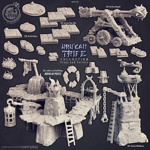 Op de afbeelding: Een verzameling 3D-geprinte miniatuur terreinstukken voor tabletop gaming. Inclusief modulaire stukken zoals bases, vloertegels, een katapult, wachttoren, ladders en steigers. De stukken zijn lichtgrijs.