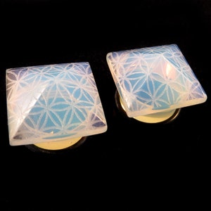 Flower of Life Faceted Single Flare Plugs Opalite or Black PAIR 2g 0g 00g 9mm 1/2 13mm 9/16 14mm 5/8 16mm 3/4 Glass Pyramid Ear Gauges image 4