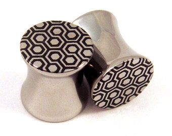 Honeycomb Double Flared Plugs Surgical Steel - 2g 0g 00g 7/16" (11 mm) 1/2" (13mm) 9/16" (14mm) 5/8" (16mm) Geometric Shape Metal Gauges