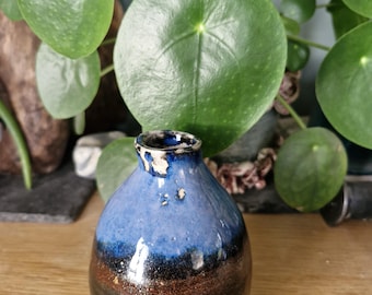 small bud vase