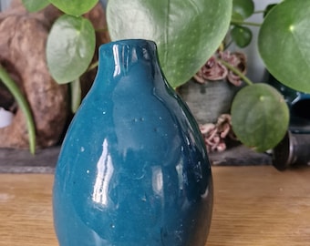 small bud vase