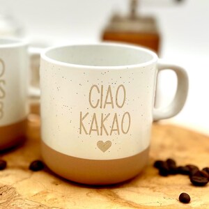 Personalisierte Tasse, personalisierter Kaffeebecher, personalisierte Tasse mit Namen, kleine Geschenke bis 20 Euro, Familientassen, mit dem Spruch "Ciao Kakao" mit einem Herzen drunter.