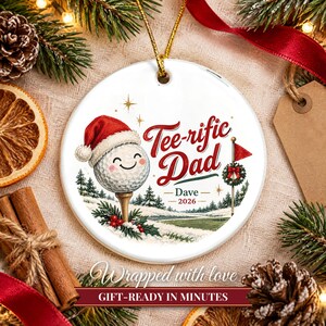 Adorno navideño de golf 2026, regalo para papá amante del golf, recuerdo personalizado con nombre de golfista excepcional, decoración de árbol de cerámica con gorro de Papá Noel y pelota sobre un tee. imagen 10