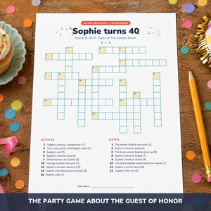 Puede incluir: Una hoja de papel blanca con un crucigrama de feliz cumplea&ntilde;os titulado Sophie turns 40, fechado el 8 de marzo de 2027, con pistas numeradas para las categor&iacute;as horizontal y vertical, una l&iacute;nea para un nombre y una cuadr&iacute;cula de casillas vac&iacute;as.