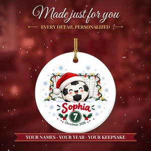 Soccer Ornament Christmas 2026, Soccer Player Gift for Boys Girls, Santa Hat Ball Custom Name Keepsake, Kids Sports Ceramic Tree Decor afbeelding 2