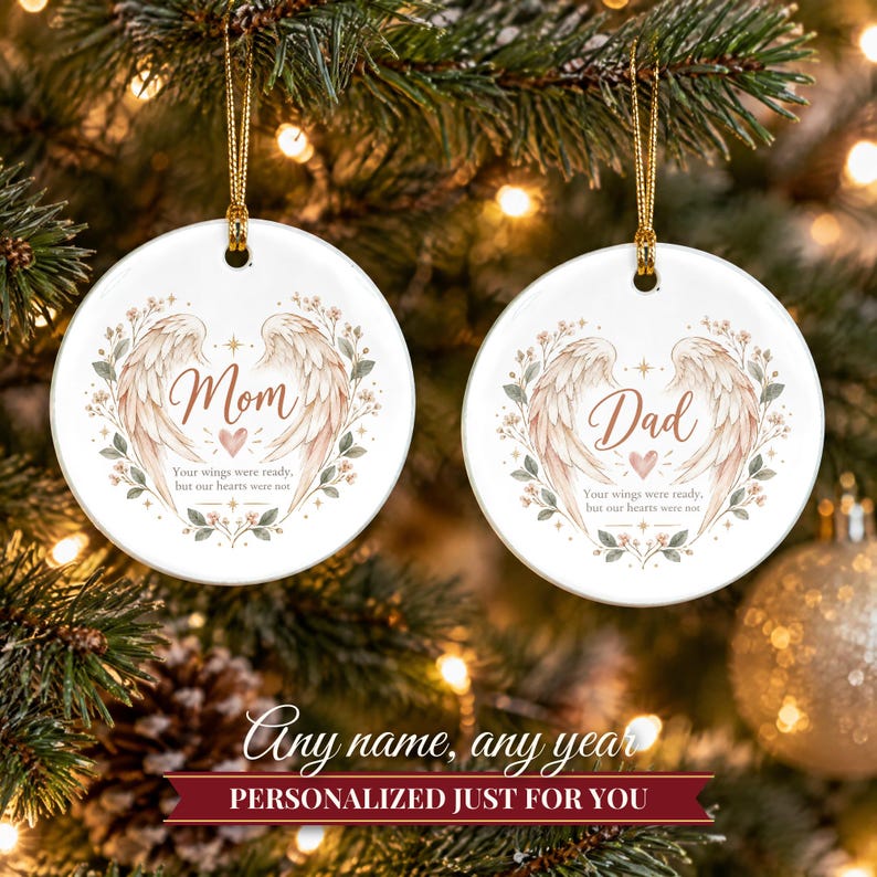 Mom Memorial Ornament, Angel Wings In Loving Memory Christmas Keepsake, Loss of Mom Sympathy Gift, Custom Name Remembrance afbeelding 9