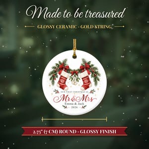 Adorno navideño "Nuestra primera Navidad como casados ​​2026", recuerdo personalizado para el Sr. y la Sra., regalo para recién casados, regalo de boda para la pareja, calcetines navideños. imagen 5