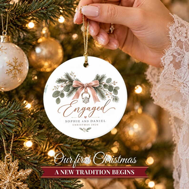 Adorno de compromiso 2026, adorno navideño de compromiso con nombres, recuerdo de anillo de diamantes, regalo de compromiso para la pareja, futura novia. imagen 6