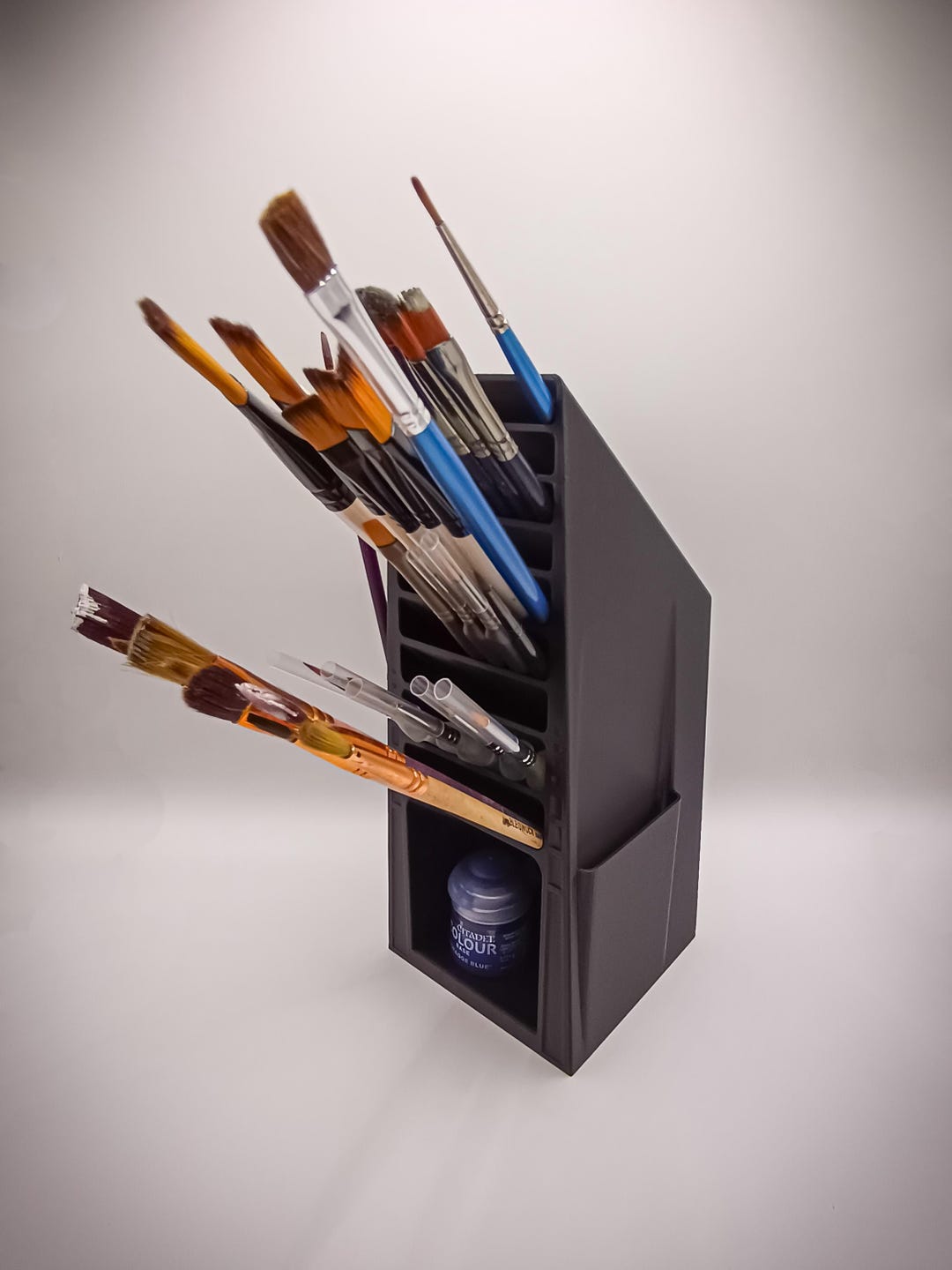 Modern and Practical Brush Storage Rack, Ideal for Painters and ...