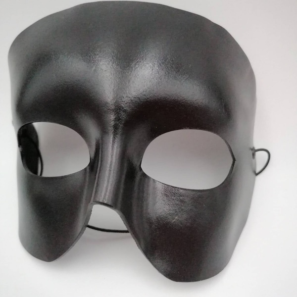 Queen Margot leather mask