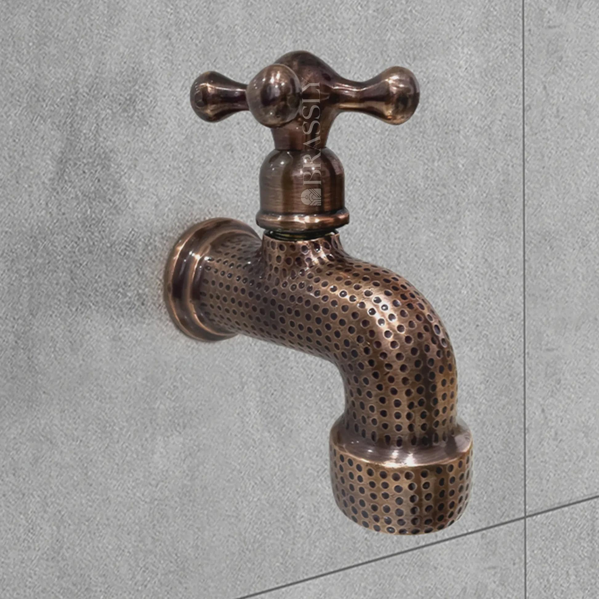 Robinet mural en cuivre, robinet marocain gravé