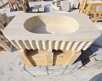 Lavandino in travertino scanalato, lavandino in pietra naturale, lavandino in marmo, lavandino a parete, lavandino per bagno, lavabo, design di lusso per bagni