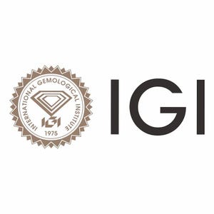 Pode incluir: O logótipo do International Gemological Institute apresenta um selo circular com um ícone de diamante e o texto International Gemological Institute 1975, acompanhado pelas grandes letras pretas IGI posicionadas à direita do selo.