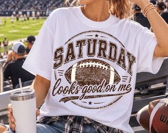 Saturday Looks Good On Me PNG, Football Season PNG, Game Day Shirt Design, Football Mom PNG, Vintage Football Digital download