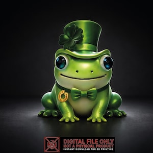 Peut inclure: Figurine de grenouille verte portant un chapeau haut de forme vert avec un trèfle, un nœud papillon vert et un fer à cheval doré. La grenouille a de grands yeux bleus et est placée sur un fond sombre. Le texte "DIGITAL FILE ONLY" est en bas.