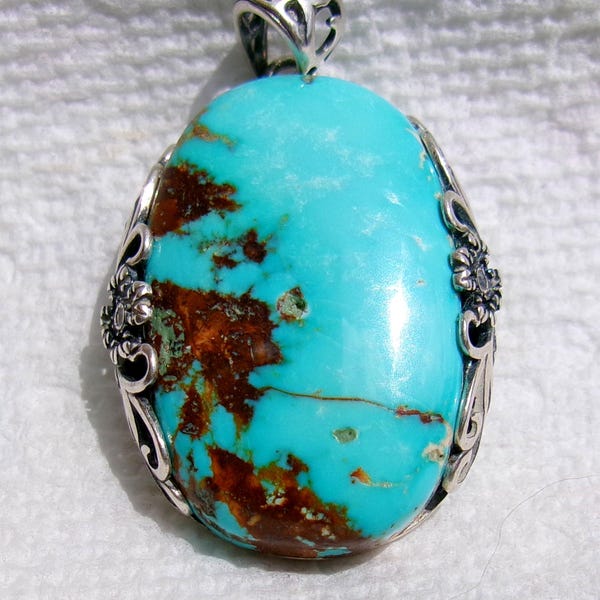 Royston Turquoise,22.00 carats,Turquoise cabochon pendant,925 Sterling Silver,natural,untreated Turquoise from Royston Mine in Nevada