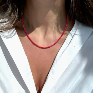 Collana in autentico corallo rosso, girocollo con perline di corallo rosso da 4 mm, gioielli minimalisti.