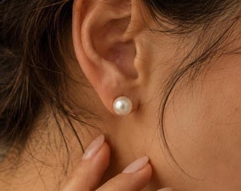 Boucles d'oreilles puces en perles d'eau douce blanches, plaqué or 14 carats, argent sterling, bijoux de mariée minimalistes