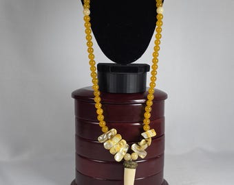 Conjunto de collar de cuentas de jade amarillo hecho a mano con colgante de cuerno de nácar y pendientes NUEVO