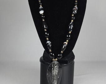 Fossiele ketting orthoceras zwarte onyx agaat statement sieraden natuurhistorisch cadeau
