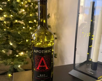 Upcycled Apothic Likeurfles met batterijgevoede verlichting