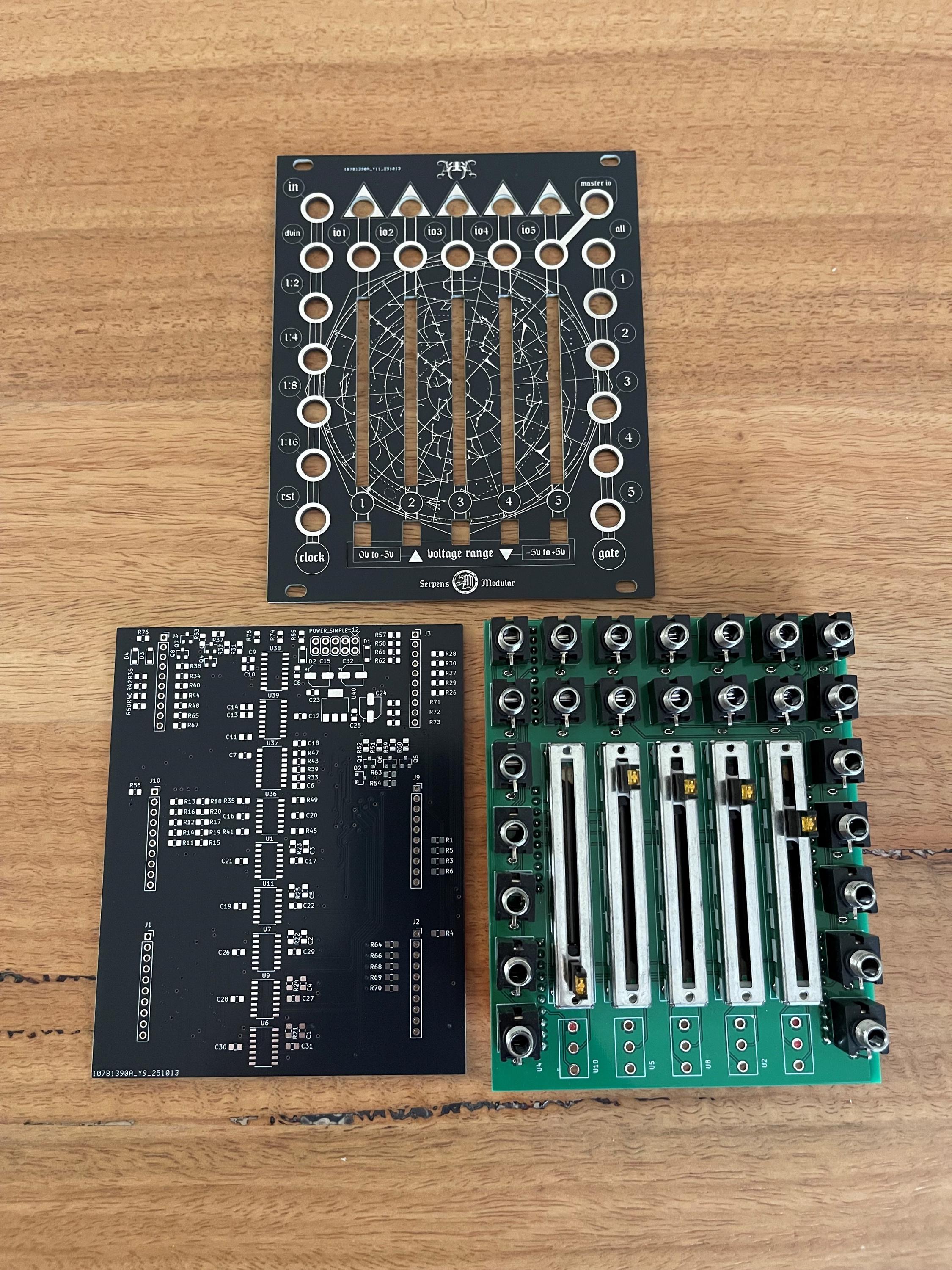 The Ara - Sequential Switch / Sequencer / Voltage Source / Clock ...