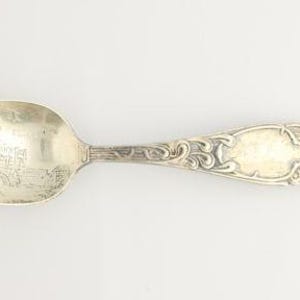 Grant Monument Chicago Illinois Souvenir Spoon - Sterling Silver Collectors