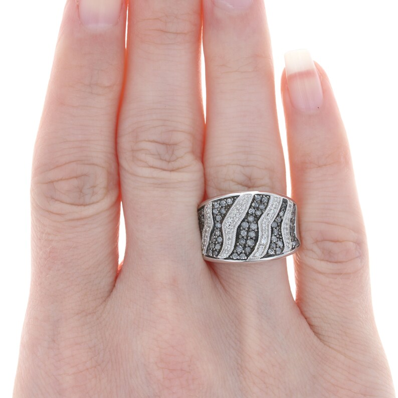 Sterling Silver 6 34 Animal Print Pattern .78ctw MQ3141 Contoured Diamond Ring