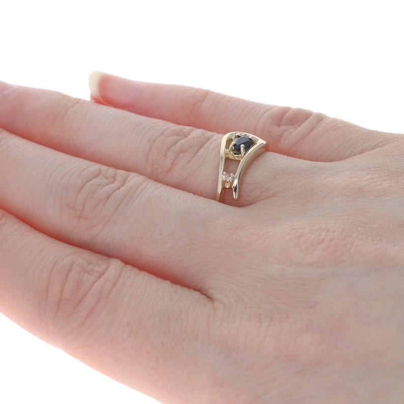 14k Pear Cut .37ctw Yellow Gold Sapphire /& Diamond Bypass Ring