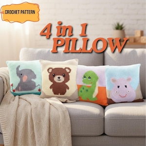 Pode incluir: Quatro almofadas de crochê com desenhos de animais: um elefante, um urso, um dinossauro e um hipopótamo. As almofadas estão em um sofá cinza com um cobertor creme. O texto "4 in 1 PILLOW" é laranja, e "CROCHET PATTERN" está em uma faixa laranja.