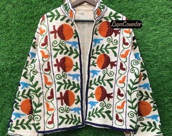 Weiße Baumwolle TNT Jacke Suzani Jacke, bestickter Boho Mantel