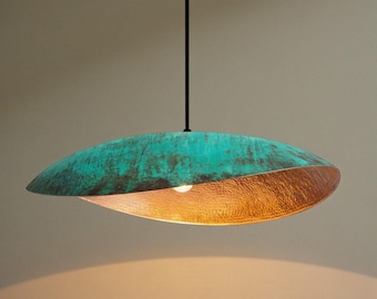 Lámpara colgante de cobre con pátina verde hecha a mano: iluminación rústica moderna de cúpula