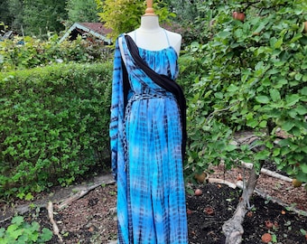 Shae - Antiquity style dress and palla- one size fits all - Tie Dye blue and black Viscose and cotton - LARP . Festival . Wedding . Summer