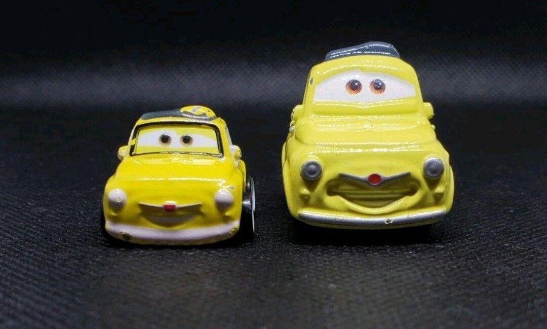 Disney/ Pixar/ Mattel/die-cast/ Mini- Racers* Luigi *(yellow) and Mini ...