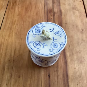 手作りの陶器製ジャム/シュガーポット、
