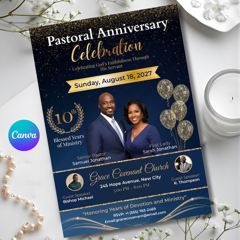 Puede incluir: Una invitaci&oacute;n azul marino y dorada para una Celebraci&oacute;n del Aniversario Pastoral. El dise&ntilde;o incluye im&aacute;genes de una pareja, globos dorados y el texto "Domingo, 18 de agosto de 2027". El logotipo de Canva es visible.