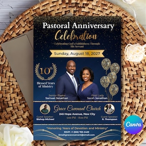 Puede incluir: Una invitaci&oacute;n azul marino para una Celebraci&oacute;n del Aniversario Pastoral, con el texto "Pastoral Anniversary Celebration" y la fecha "Sunday, August 18, 2027." Incluye fotos de un hombre y una mujer, y detalles de la iglesia Grace Covenant.