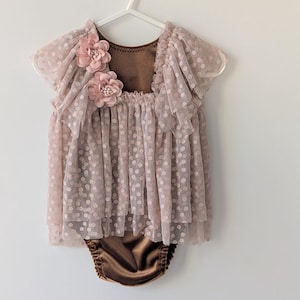 Vestido rosa y marrón con pantalones bombachos, atuendo de niñera, atuendo para el primer cumpleaños, accesorios para niña, accesorios para fotos de niñera, accesorios para fotos de niña