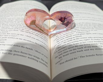 Kundenspezifischer Harz-Buchhalter mit Blumendetail