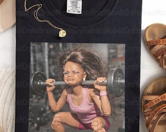 Koszulka Comfort Colors® Leg Day Struggle Doll z memem, zabawna koszulka z motywem Gym Face, koszulka z reakcją na podnoszenie ciężarów, koszulka z humorem treningowym, prezent dla osób podnoszących ciężary