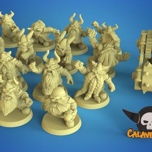 Big headed dwarf fantasy football team / dwarfs / dwarf team / fantasy football team / tabletop / miniatures / boardgame