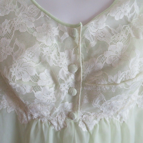 Vintage 60's Vanity Fair Robe Gown Peignoir Set Y… - image 4