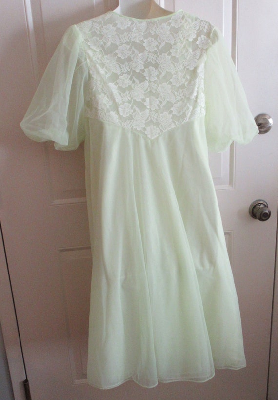 Vintage 60's Vanity Fair Robe Gown Peignoir Set Y… - image 5