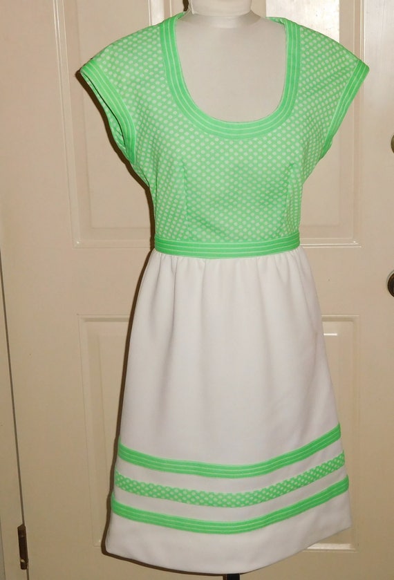 Vintage 1970 Carlye Green White Dress Size Small S